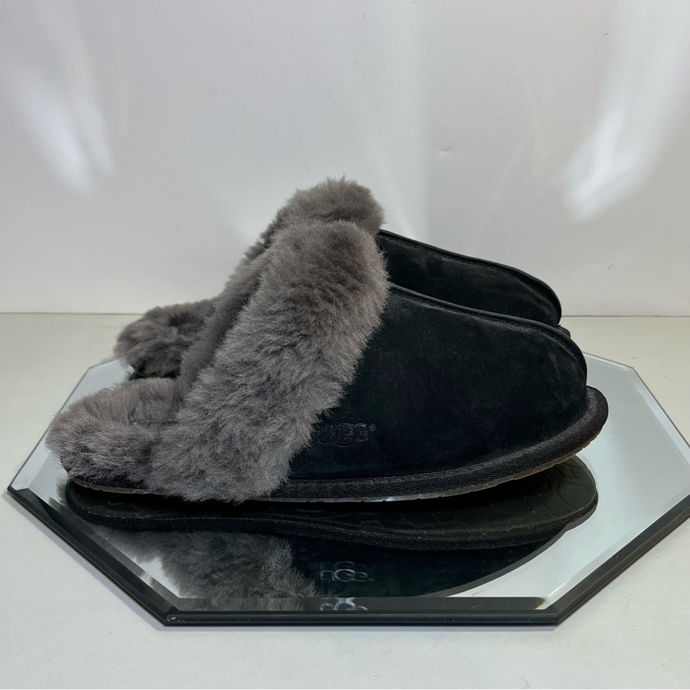 Women’s UGG Scuffette II Suede Sheepskin Slippers, Size 7, Black/Gray